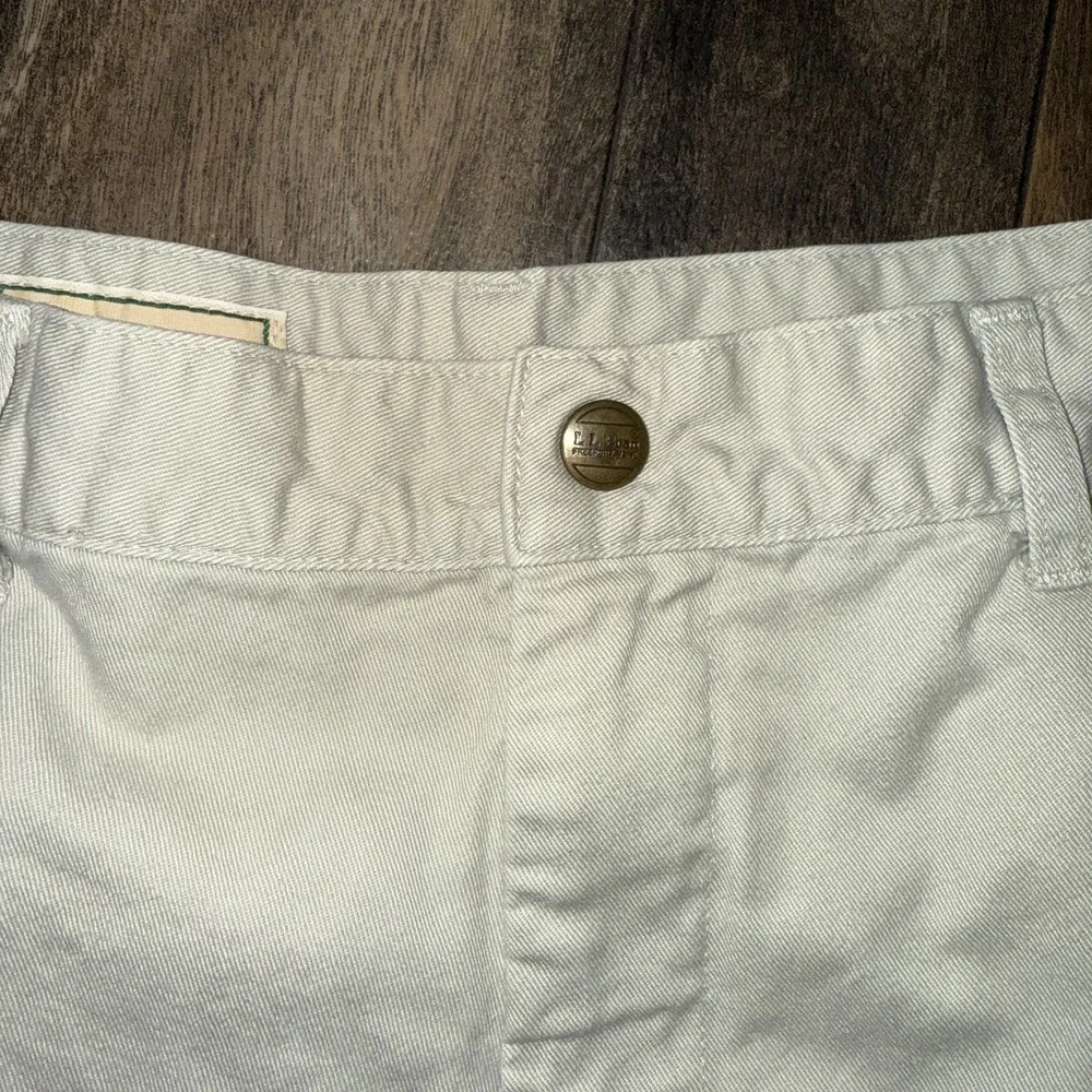 L.L.Bean Men's‎ Beige 100% Cotton Chino Shorts Size 38W x 7.5